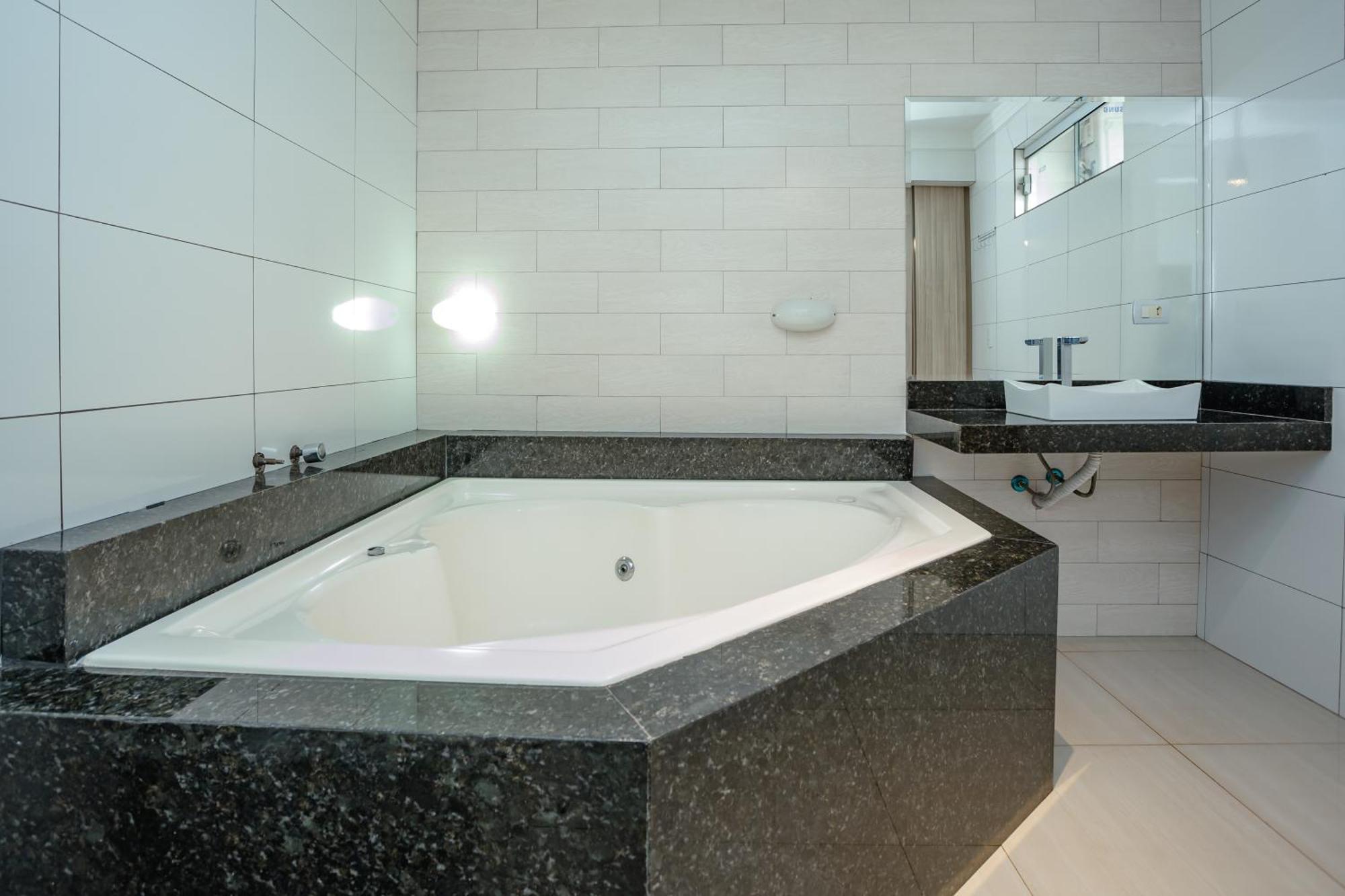 Sobrado Luxo Com Hidromassagem, Terraco E Lareira *